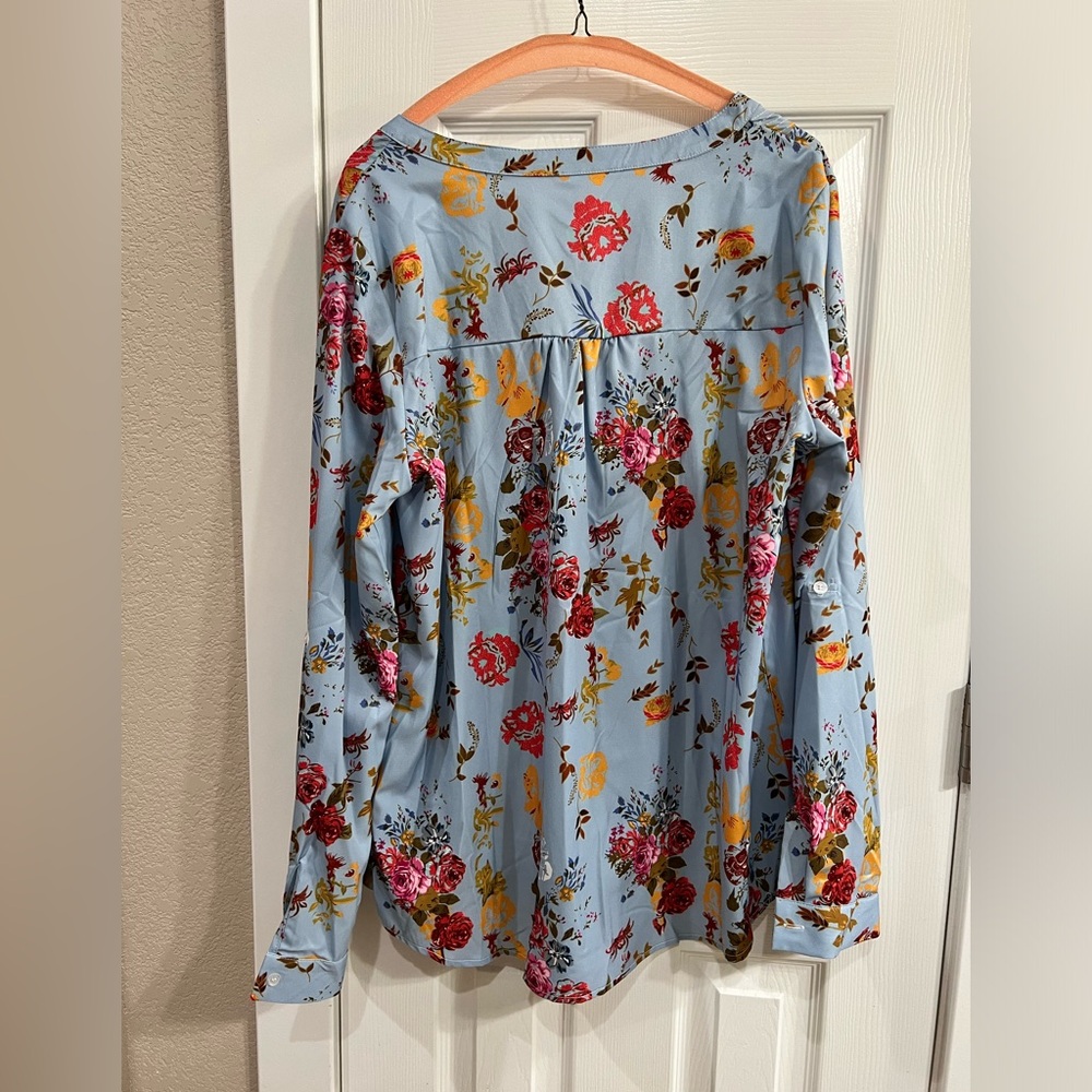 Floral blouse - Picture 2 of 4